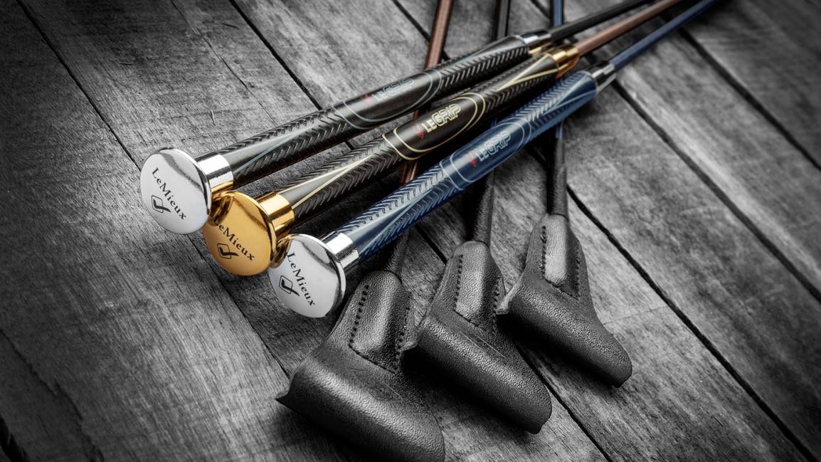Frustino Per Equitazione LeMieux LeGrip 110 Cm – Asta In Policarbonato Ultra Leggera Con Impugnatura In PU Bilanciata