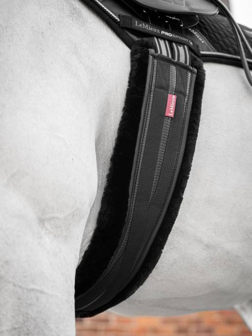 LeMieux - Fleece Lined Anatomic Girth