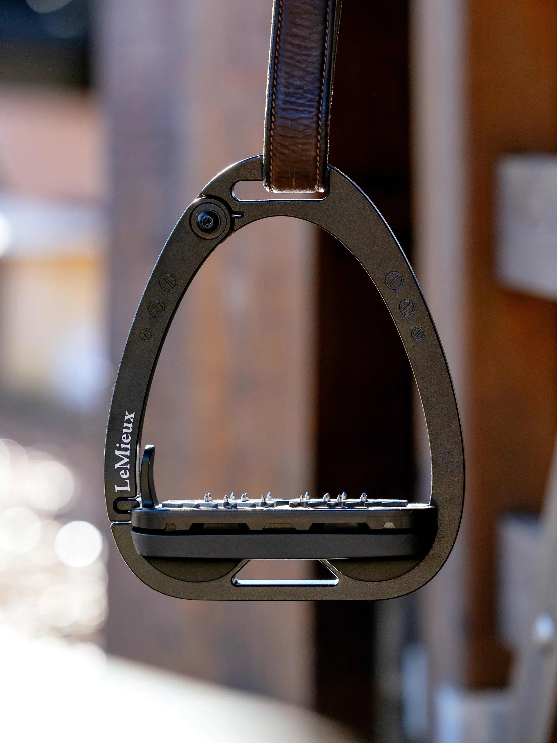 LeMieux - Vector Balance Stirrup